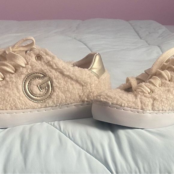 GBG Los Angeles sherpa sneakers, comfy sherpa sneakers. Size 7 - Picture 3 of 4